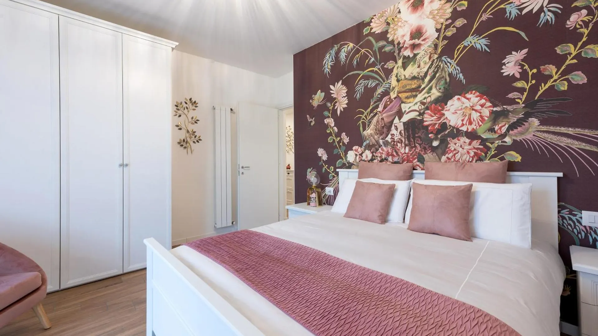 Lora Flowers Suite, Free Parking,Self Check In, 5 Côme Appartamento