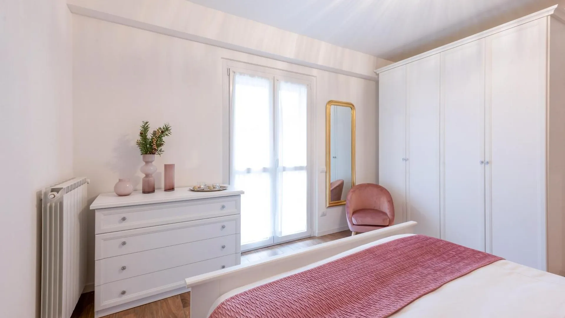 Appartamento Lora Flowers Suite, Free Parking,Self Check In, 5 Côme
