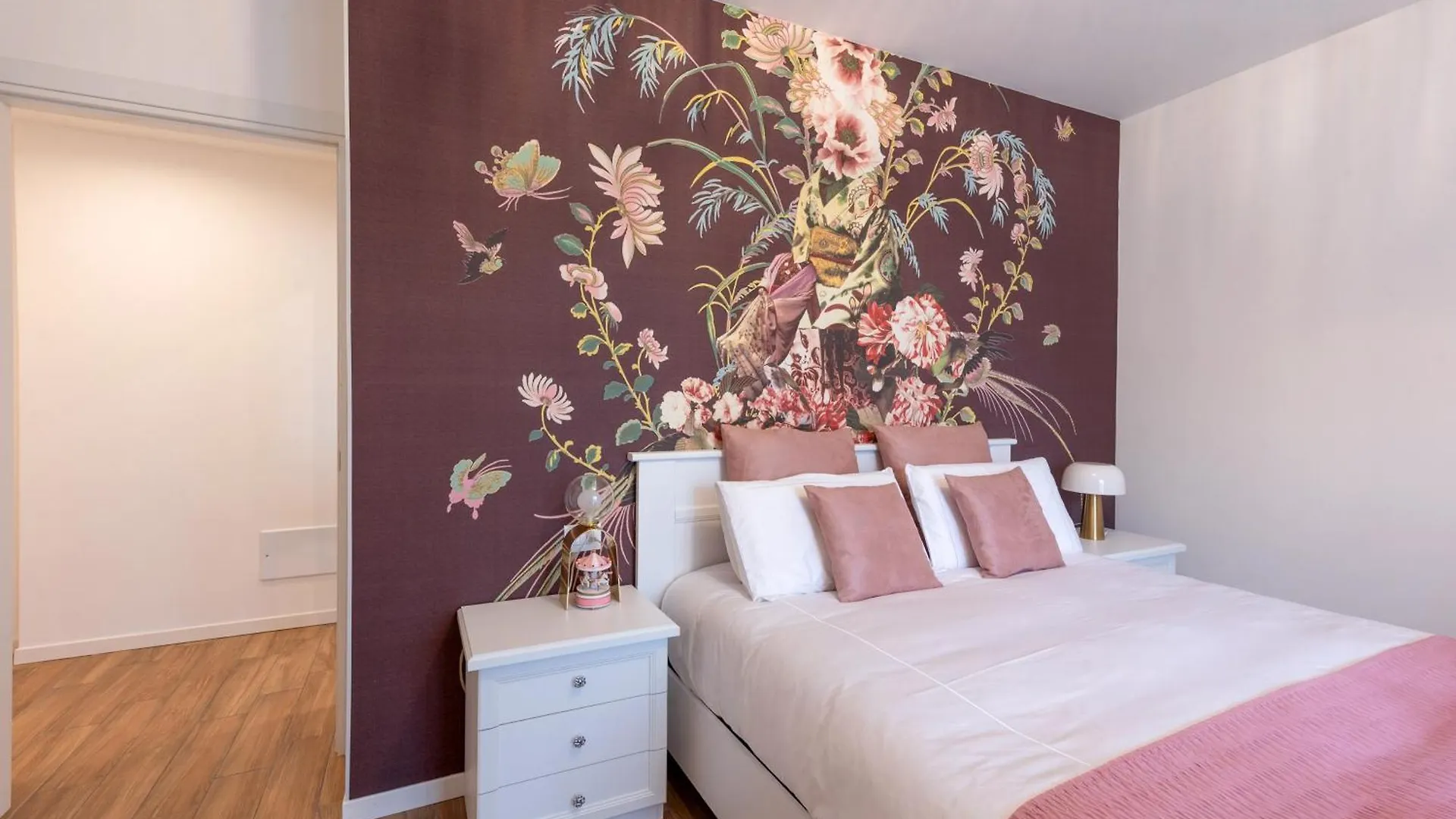 Lora Flowers Suite, Free Parking,Self Check In, 5 Côme